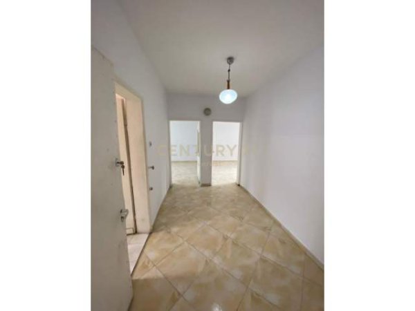 Tirane, shitet apartament 1+1 Kati 4, 56 m² 55.000 Euro (Shkolla e Bashkuar)