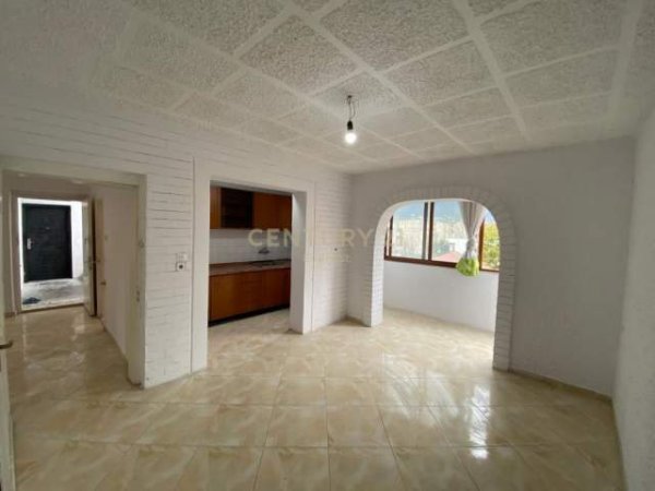 Tirane, shitet apartament 1+1 Kati 4, 56 m² 55.000 Euro (Shkolla e Bashkuar)