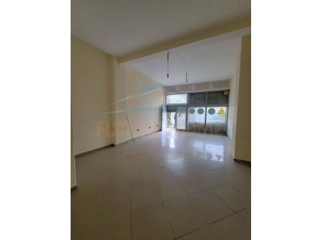 Tirane, jepet me qera ambjent biznesi Kati 0, 120 m² 400 Euro (Unaza E Re)