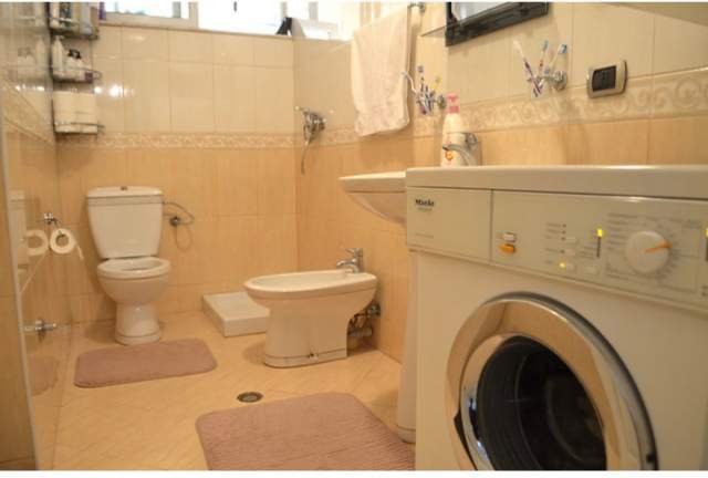 Tirane, jepet me qera apartament 3+1+BLK Kati 5, 125 m² 50.000 Leke (Perballe Institutit te Sporteve)