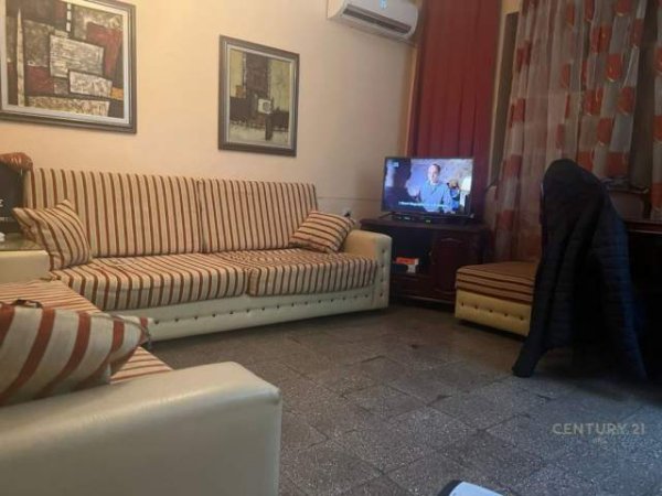 Tirane, jepet me qera apartament 1+1 Kati 2, 56 m² 290 Euro (Porcelan Tirana, Albania)