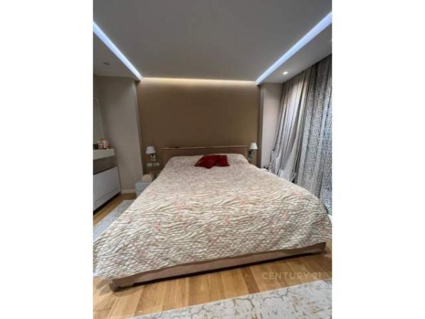 Tirane, shitet apartament 3+1+A+BLK Kati 8, 148 m² 445.000 Euro (rruga e kosovareve)