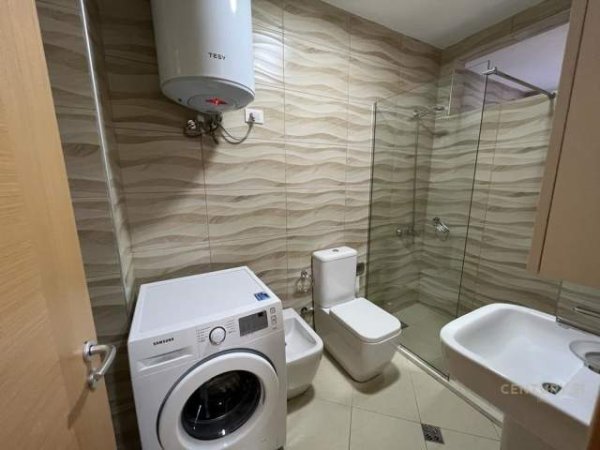 Tirane, jepet me qera apartament 2+1+A+BLK Kati 3, 107 m² 550 Euro (Kopshti Botanik)
