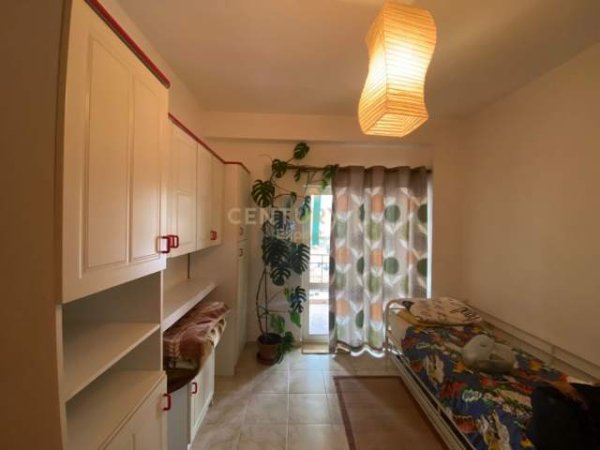 Tirane, jepet me qera apartament 3+1+A+BLK Kati 3, 150 m² 650 Euro (Rruga e Durresit)