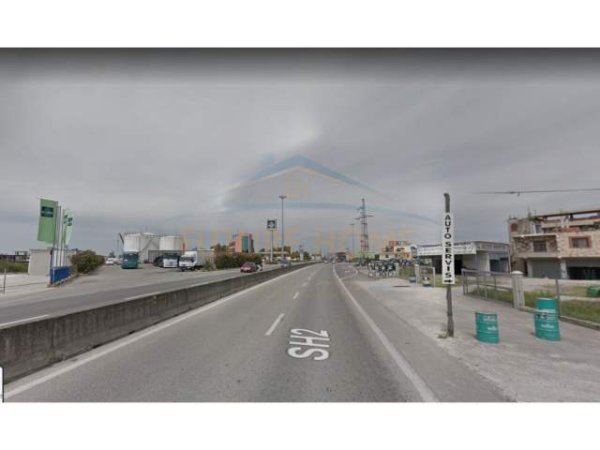 Durres, shitet magazine Kati 0, 5.740 m² 1.500.000 Euro (Autostrada Durrës-Tiranë)