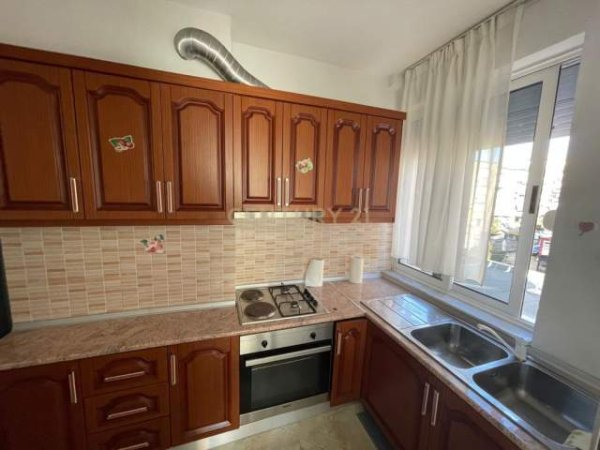 Tirane, jap me qera apartament 2+1+BLK Kati 4, 79 m² 450 Euro (Brryli)