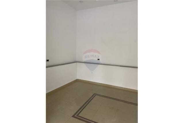 Tirane, jepet me qera dyqan Kati 0, 50 m² 500 Euro (Ferit Xhajko)