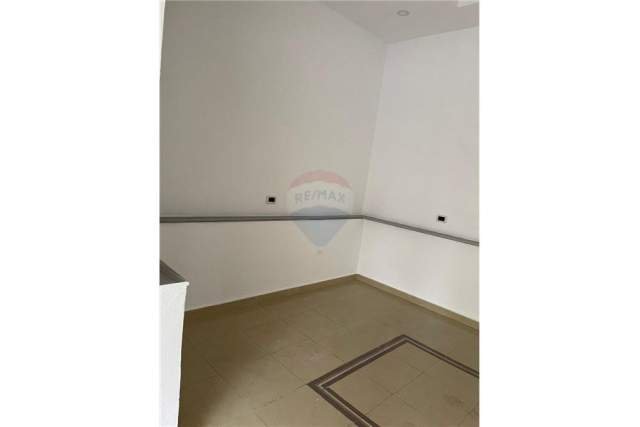 Tirane, jepet me qera dyqan Kati 0, 50 m² 500 Euro (Ferit Xhajko)