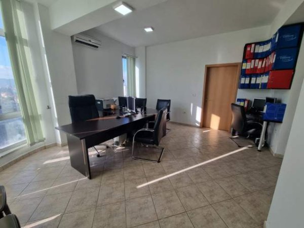 Tirane, jepet me qera apartament 1+1+A Kati 9, 55 m² 400 Euro (Rruga e Kavajes)