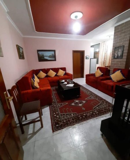 Tirane, jepet me qera apartament 2+1+BLK Kati 7, 105 m² 450 Euro (Pallati me Shigjeta)