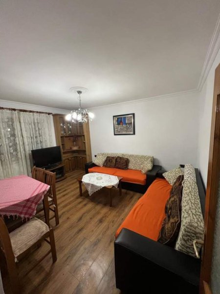 Tirane, jepet me qera apartament 2+1+BLK 80 m² 400 Euro (rruga kosovareve)