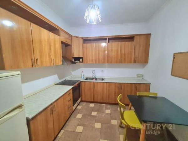 Tirane, jepet me qera apartament 2+1+A+BLK Kati 3, 145 m² 500 Euro (Kopshti Zoologjik)