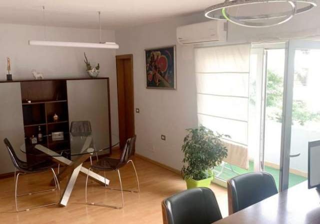 Tirane, shes apartament 4+1+BLK Kati 3, 130 m² 230.000 Euro (Rruga Sami Frashëri Tiranë,Shqipëria)