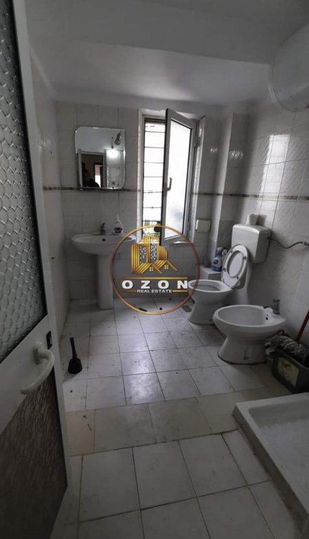 Tirane, shitet apartament 3+1+BLK Kati 4, 96 m² 130.000 Euro (Pazari i Ri)