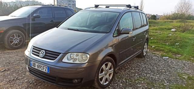 Tirane, shes makine Volkswagen TOURAN Viti 2004, 4.200 Euro