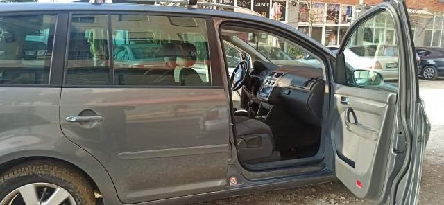 Tirane, shes makine Volkswagen TOURAN Viti 2004, 4.200 Euro