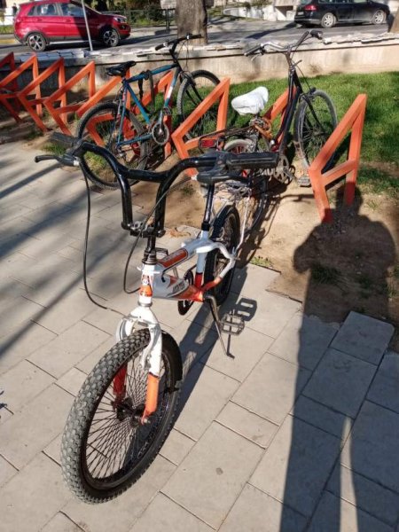 Tirane, shes biciklete BMX Monter 7.000 Leke