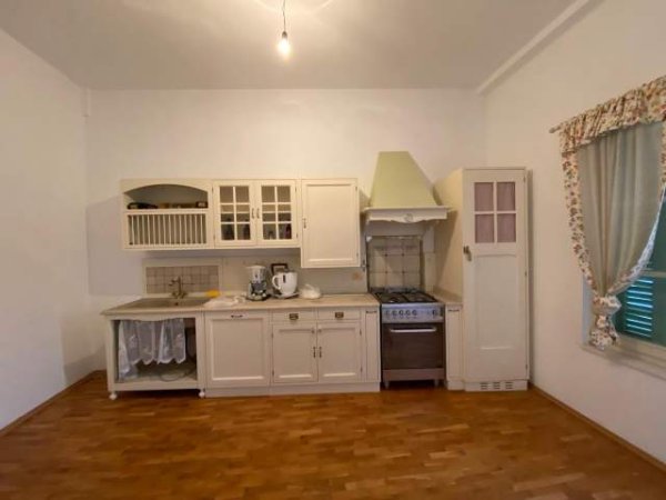Durres, jepet me qera apartament 1+1+A+BLK Kati 3, 30.000 Leke (rruga egnatia)