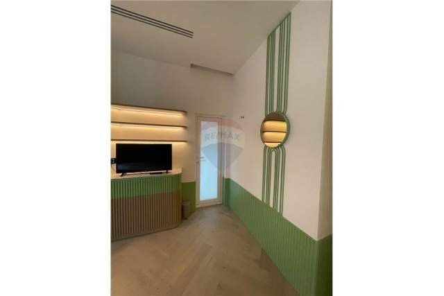 Tirane, jepet me qera ambjent biznesi Kati 2, 73 m² 1.500 Euro (Rruga e Elbasanit)