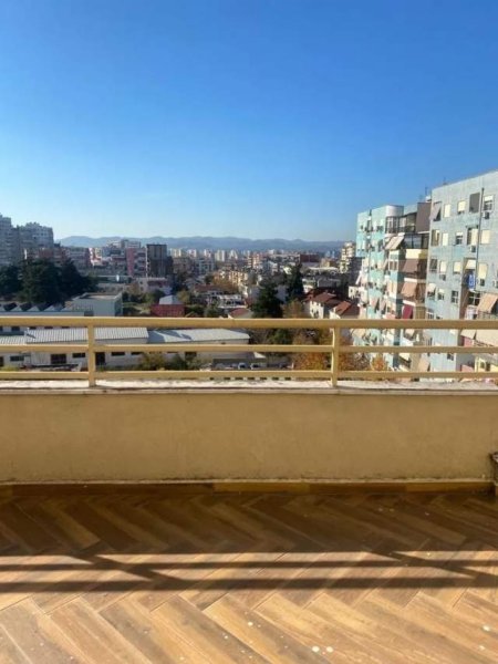 Tirane, shitet apartament 3+1 Kati 8, 140 m² 170.000 Euro (Kompleksi Panorama)