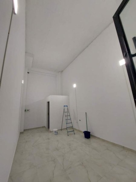 Tirane, jap me qera dyqan Kati 0, 26 m² 30,000 leke(Spitali Amerikan 2, rr.Selaudin Zorba)