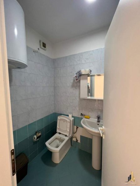 Tirane, jepet me qera apartament 2+1+A+BLK Kati 8, 141 m² 800 Euro (bllok , garda)