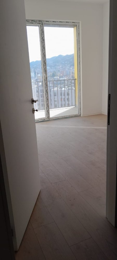 Tirane, shitet apartament 2+1 Kati 8, 95 m² 125.000 Euro (Yzberisht)