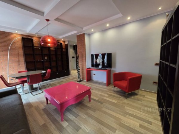 Tirane, jepet me qera apartament 2+1+Aneks+Ballkon Kati 10, 90 m² 850 € (15 kateshi)