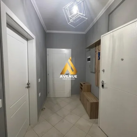 Tirane, jepet me qera apartament 2+1+Ballkon Kati 1, 90 m² 650 € (arkitekt kasemi)