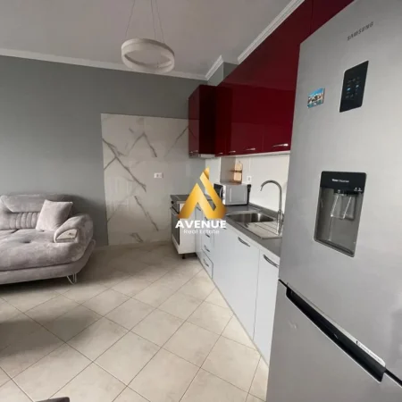 Tirane, jepet me qera apartament 2+1+Ballkon Kati 1, 90 m² 650 € (arkitekt kasemi)