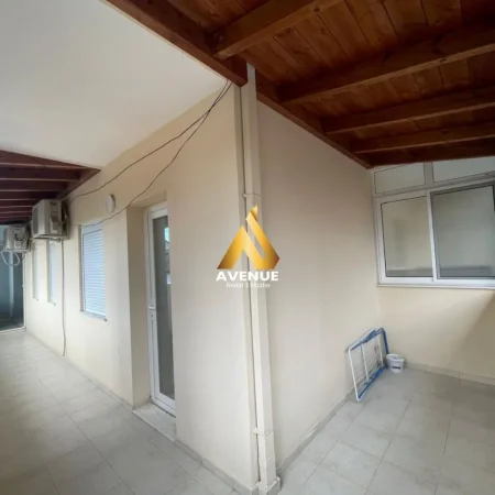 Tirane, jepet me qera apartament 2+1+Ballkon Kati 1, 90 m² 650 € (arkitekt kasemi)