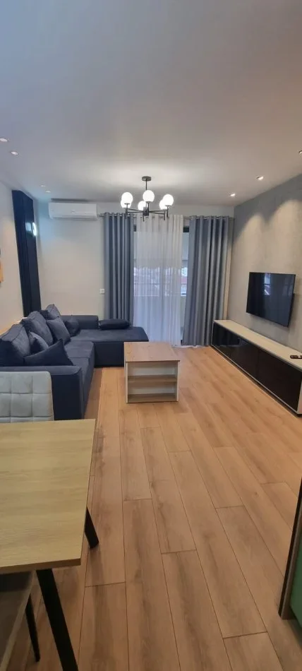 Tirane, jepet me qera apartament 2+1 Kati 5, 84 m² 600 € 