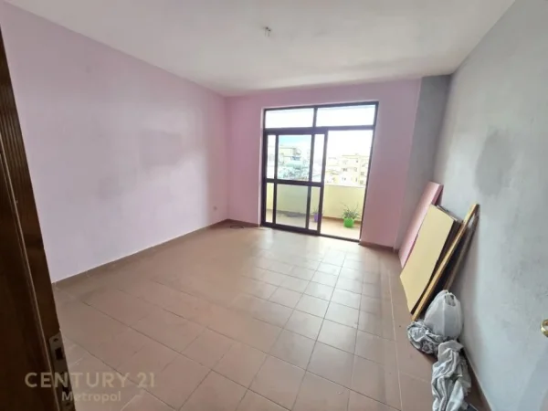 Tirane, shes apartament 2+1+Aneks+Ballkon Kati 4, 120 m² 210.000 € (Pazari i Ri)
