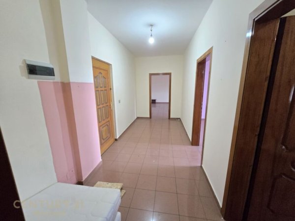 Tirane, shes apartament 2+1+Aneks+Ballkon Kati 4, 120 m² 210.000 € (Pazari i Ri)