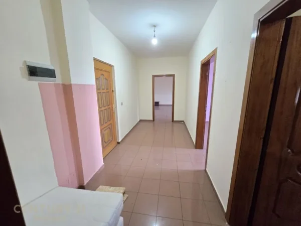 Tirane, shes apartament 2+1+Aneks+Ballkon Kati 4, 120 m² 210.000 € (Pazari i Ri)