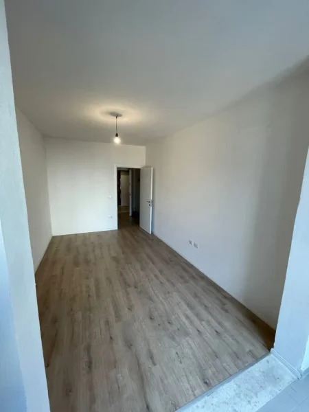 Tirane, jap me qera apartament 2+1 Kati 2, 65 m² 350 € (Fusha Aviacionit)