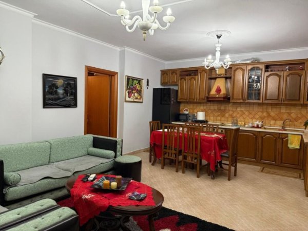 Tirane, shes apartament 2+1+Aneks+Ballkon Kati 7, 116 m² 250.000 € (Rruga e Kavajes)