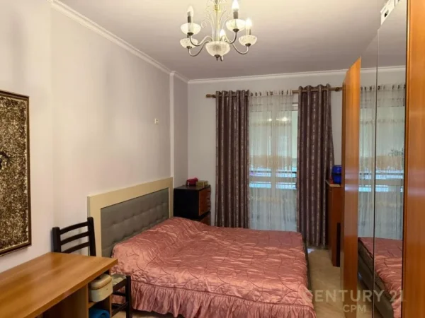 Tirane, shes apartament 2+1+Aneks+Ballkon Kati 7, 116 m² 250.000 € (Rruga e Kavajes)