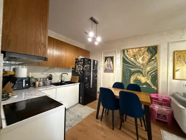 Tirane, shes apartament 3+1+Aneks+Ballkon Kati 6, 120 m² 222.000 € (RRUGA 5 MAJI)