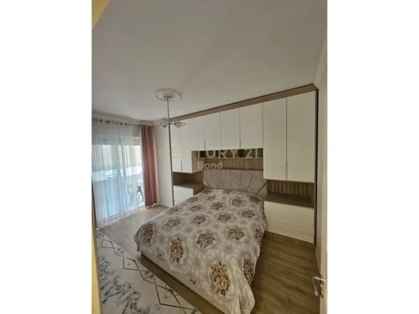 Tirane, shes apartament 2+1+Aneks+Ballkon Kati 1, 108 m² 215.000 € (Liqeni i Thatë)
