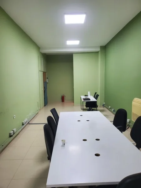 Tirane, jepet me qera zyre Kati 1, 150 m² (Komuna e Parisit)