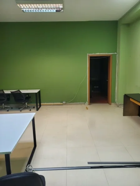 Tirane, jepet me qera zyre Kati 1, 150 m² (Komuna e Parisit)