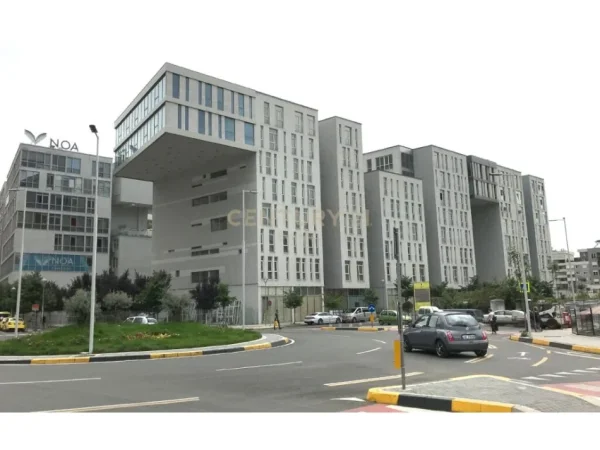 Tirane, jepet me qera zyre Kati 1, 186 m² 2.570 € (KOMPLEKSI KIKA 2)