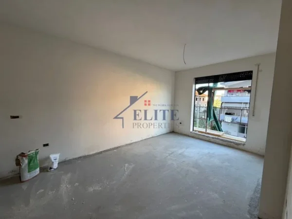 Tirane, shitet apartament 1+1 Kati 4, 66 m² 79.404 € (Paskuqan)