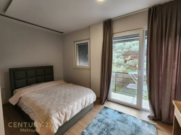 Tirane, jepet me qera apartament 3+1+Aneks+Ballkon Kati 3, 143 m² 900 € (KOPSHTI ZOOLOGJIK)