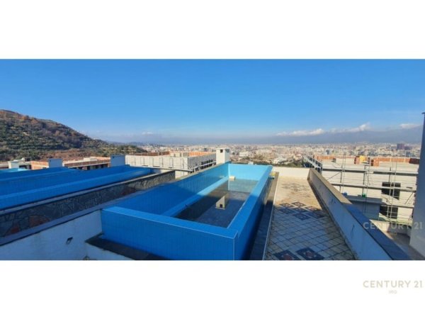 Tirane, jepet me qera Vile 2 Katshe Kati 2, 400 m² (Kodra e Diellit 2)