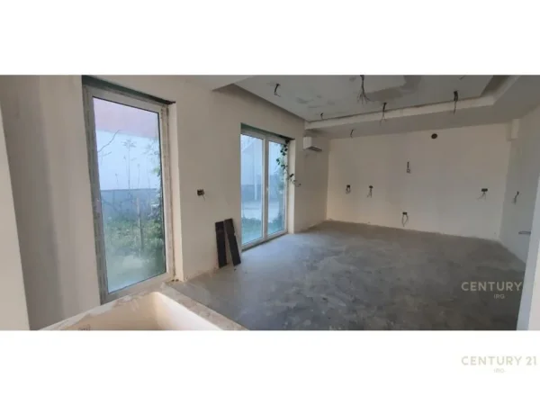 Tirane, shes Vile 3 Katshe Kati 3, 400 m² (Kodra e Diellit 2)