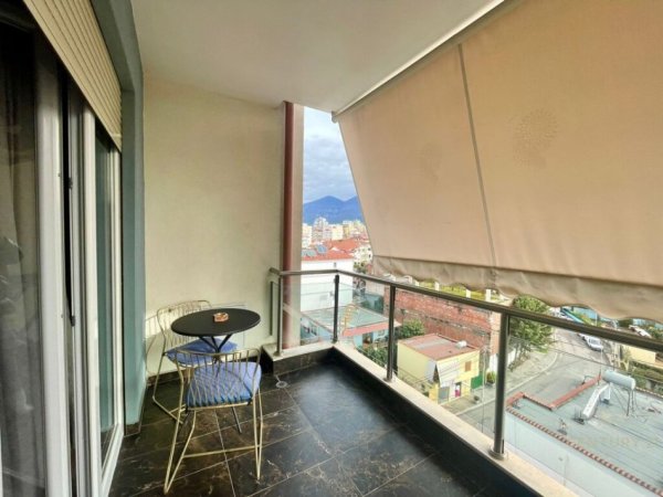 Tirane, jepet me qera apartament 1+1+Aneks+Ballkon Kati 6, 70 m² 750 € (Vilat Gjermane)