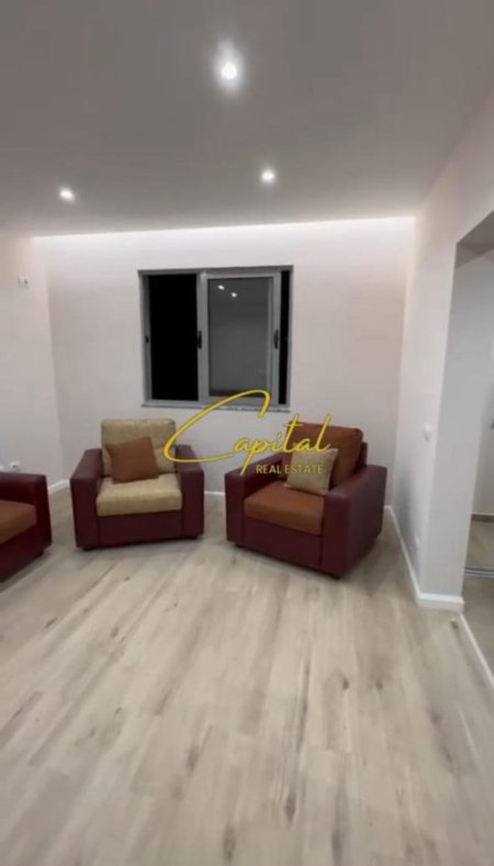 Tirane, jepet me qera apartament 2+1 Kati 3, 78 m² 490 € (XHAMLLIKU)