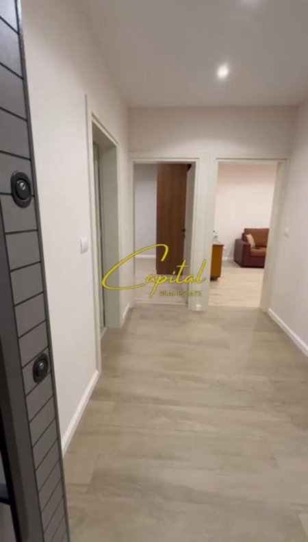 Tirane, jepet me qera apartament 2+1 Kati 3, 78 m² 490 € (XHAMLLIKU)